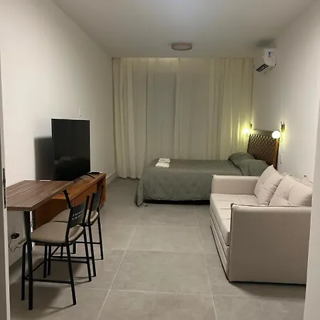 Flat De 2 Quartos Na Praia De Copacabana